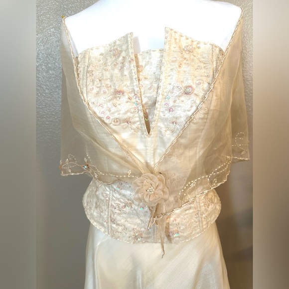 Lace up Corset Ivory Two Piece Gown Gala, Wedding, Quinceañera, Prom or Evening - Picture 12 of 12